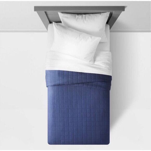Full/Queen Box Stitch Microfiber Kids' Quilt Navy - Pillowfort"